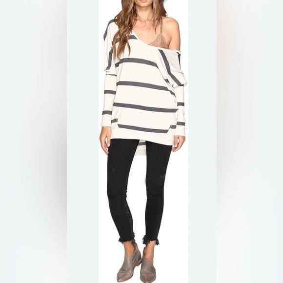 We The Free People Size L Gray Striped V-Neck T-Shirt Top Long Sleeves - Picture 1 of 10